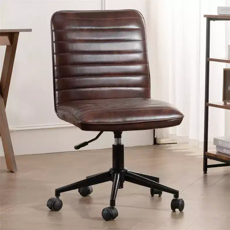 Chaise de bureau sans accoudoirs en similicuir, dossier mi-hauteur, pivotante à 360°, réglable